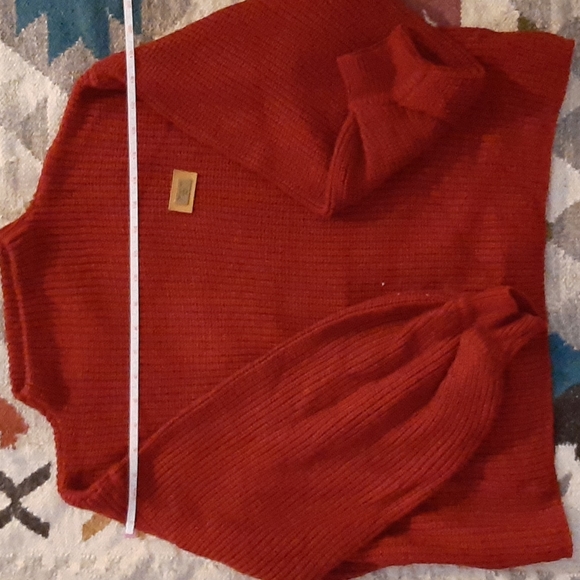 (2pcs) Comfy Knit Sweaters Bundle - Picture 3 of 4